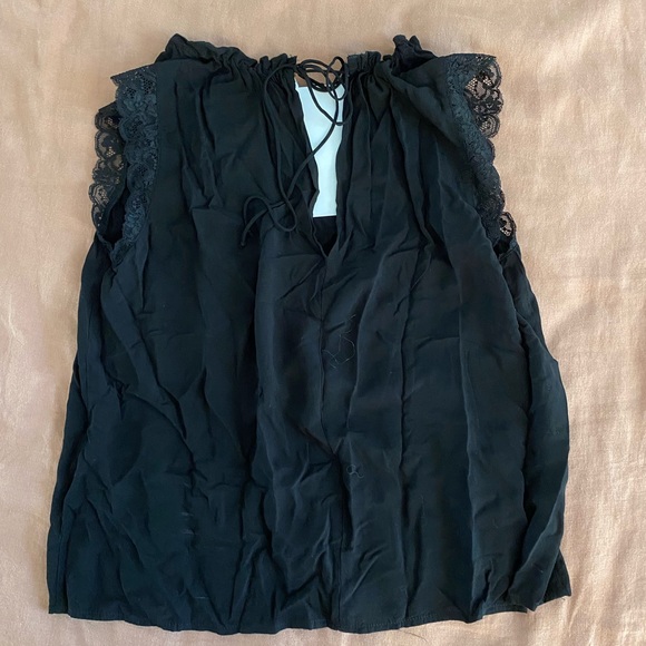 NWOT Velvet brand Elora top - Picture 5 of 9